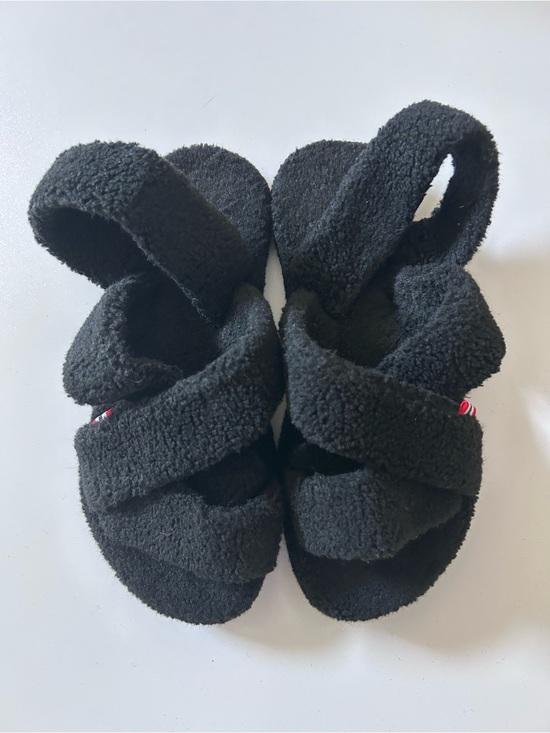 Hunter Shoes - HUNTER - Black Fuzzy Strap Sandals - Size 10